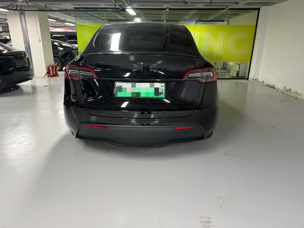 Tesla Model Y 2024 immagine di auto #5