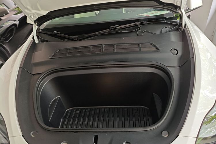 Tesla Model Y 2024 #26 Tesla Model Y 2024 car image #26