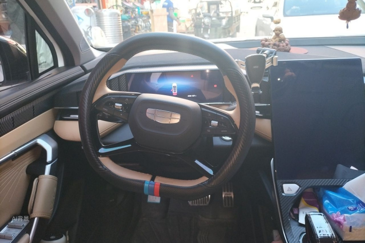 GEELY Boyue L 2022 car image #12