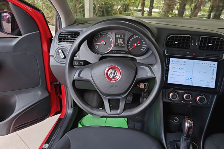 Volkswagen Polo 2016 #11 Volkswagen Polo 2016 car image #11