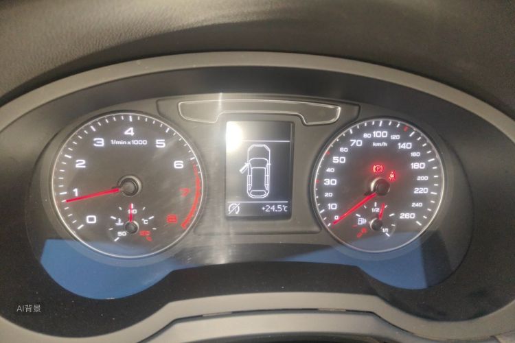 Audi Q3 2017 car image #13