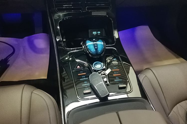 BYD Han 2025 car image #14