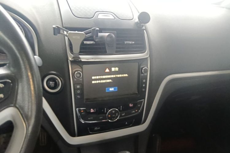 GEELY Emgrand 2016 car image #17