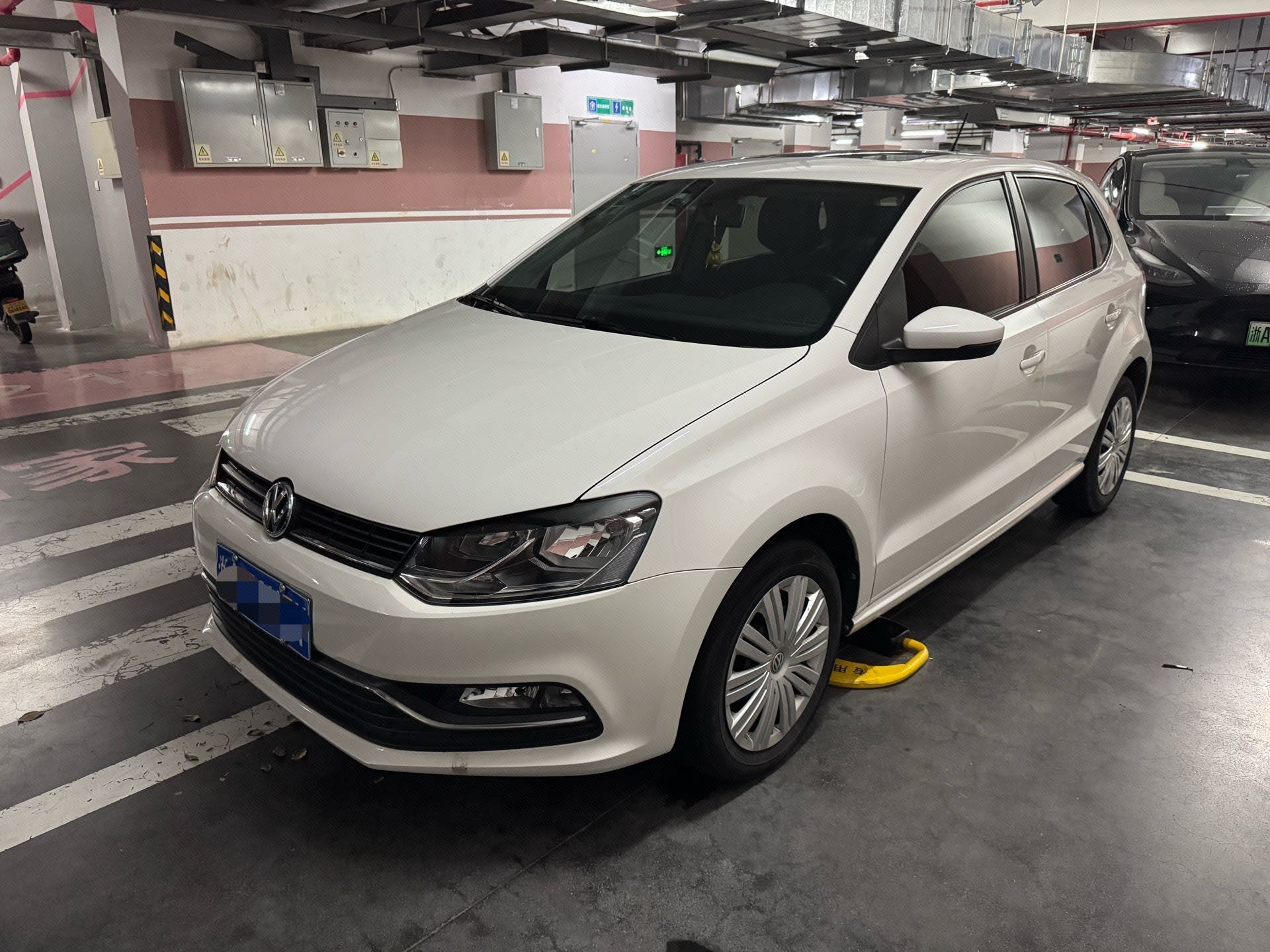 Volkswagen Polo 2017 car image 
