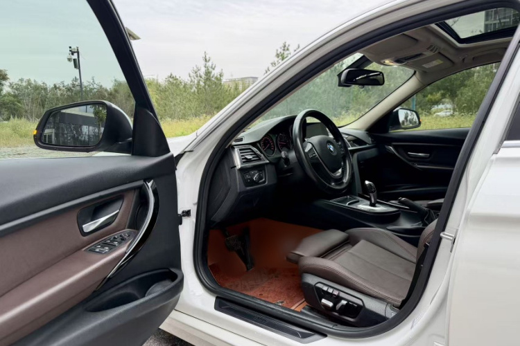 BMW 3 Series 2018 #11 BMW 3 Series 2018 car image #11