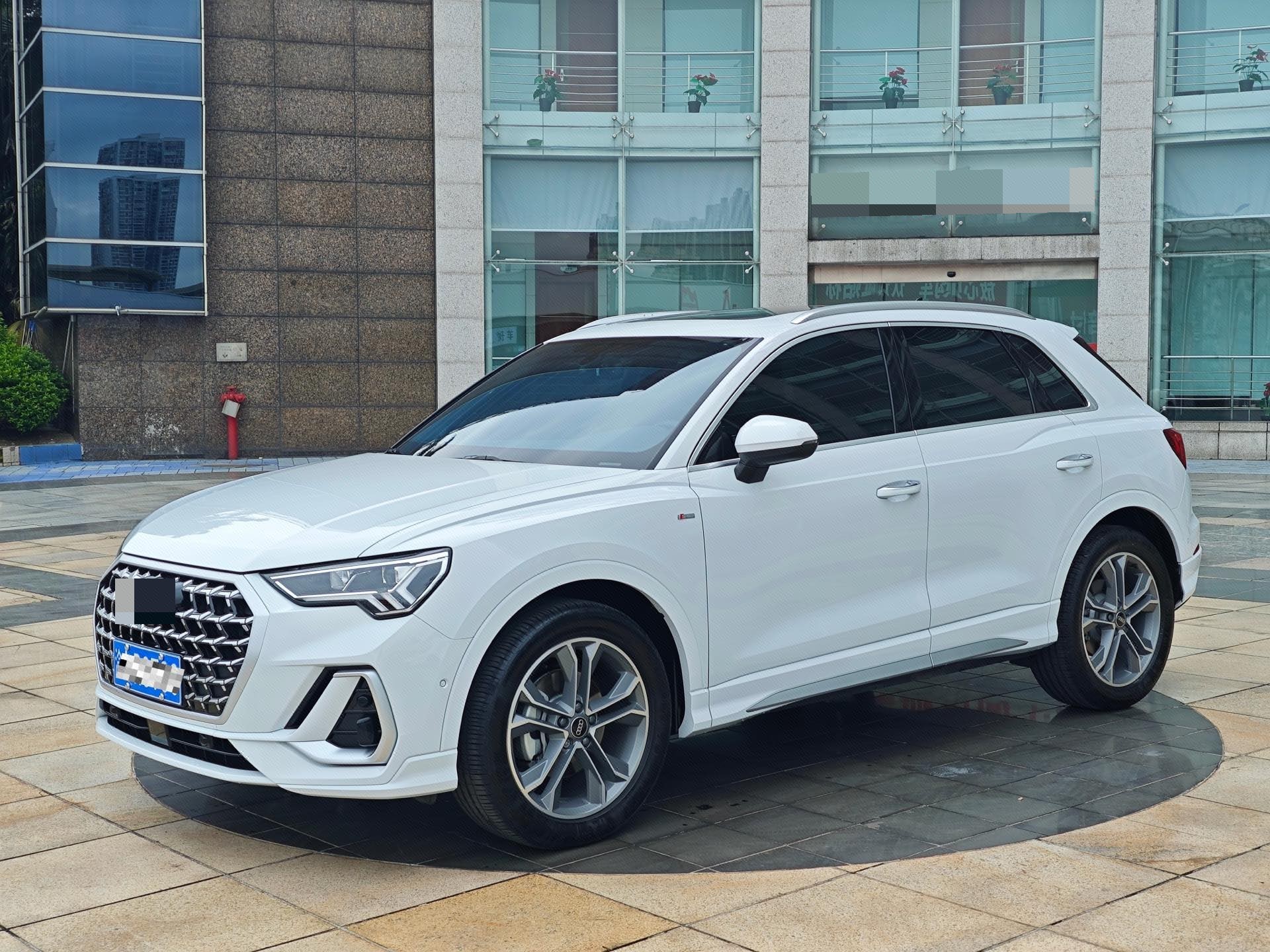 Audi Q3 2024 car image 