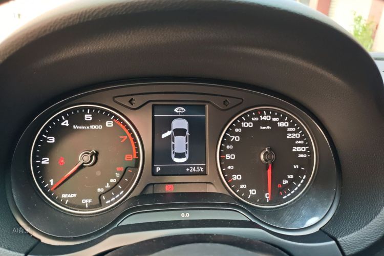 Audi A3 2018 car image #13