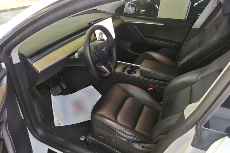 Tesla Model Y 2021 #16 Tesla Model Y 2021 car image #16