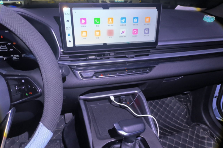 GEELY Emgrand 2024 car image #17