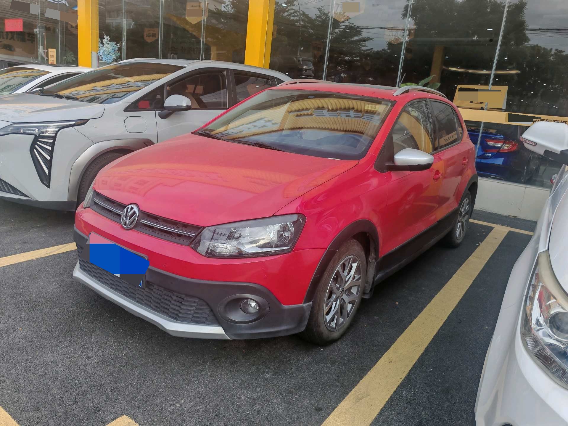 Volkswagen Polo 2015 Volkswagen Polo 2015 car image