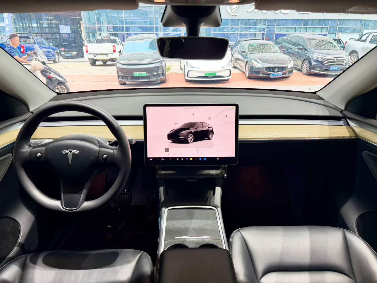 Tesla Model Y 2023 #5 Tesla Model Y 2023 صورة سيارة #5