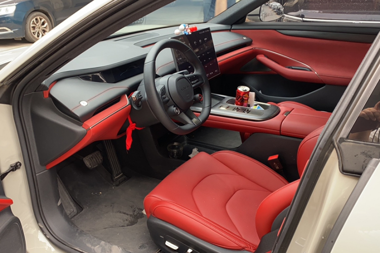 MI SU7 2024 car image #12