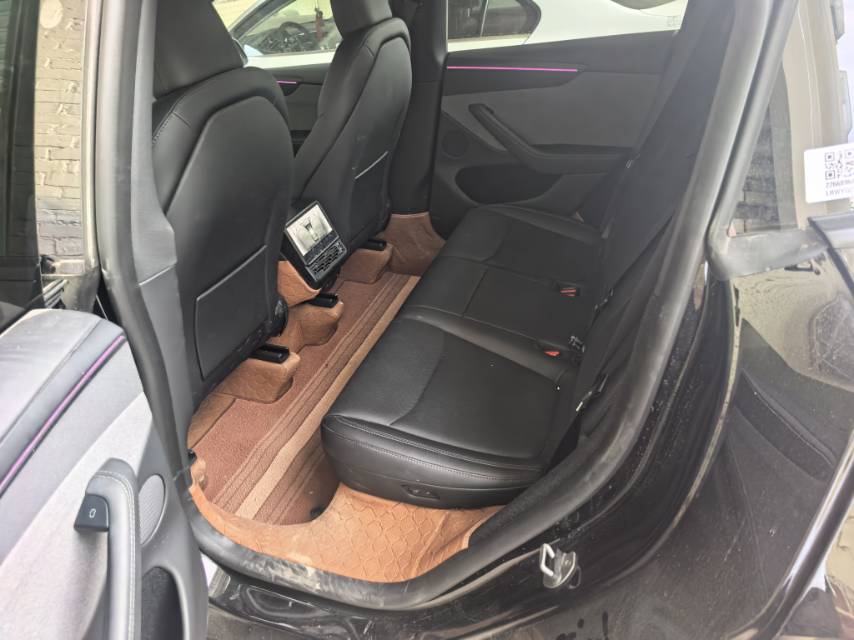 Tesla Model Y 2026 #5 Tesla Model Y 2026 car image #5