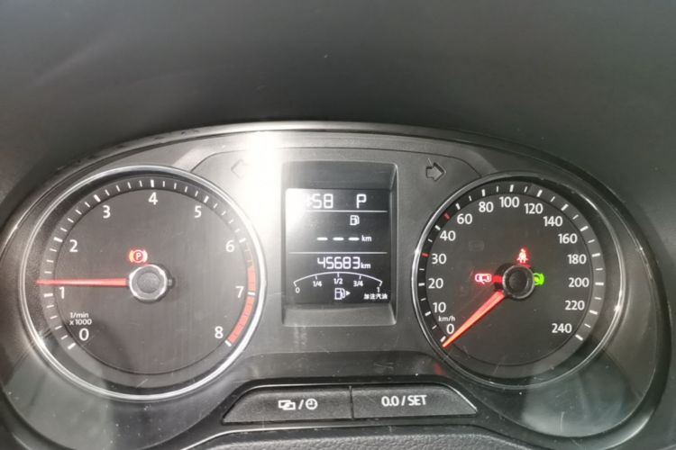 Volkswagen Polo 2017 car image #16