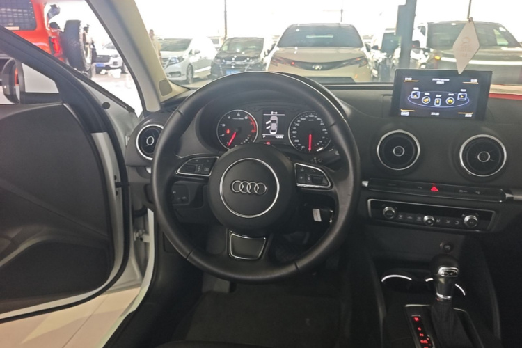 Audi A3 2015 car image #11
