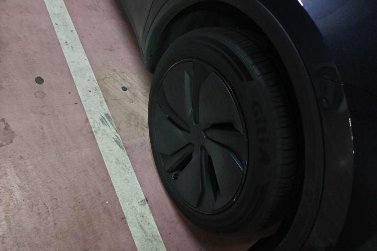 Tesla Model Y 2026 car image #6