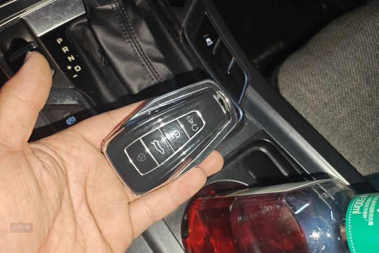 GEELY Emgrand 2019 #10 GEELY Emgrand 2019 car image #10