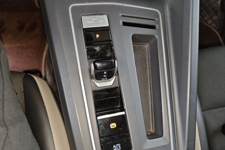Volkswagen Golf 2021 car image #14
