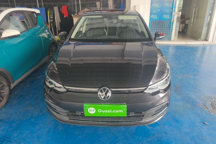 Volkswagen Golf 2022 car image #3