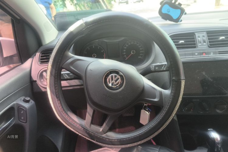 Volkswagen Polo 2018 car image #12