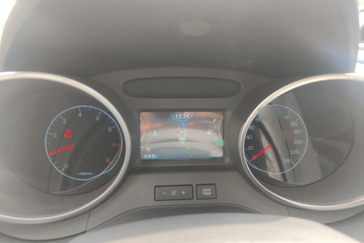 BYD Yuan 2017 #16 BYD Yuan 2017 car image #16