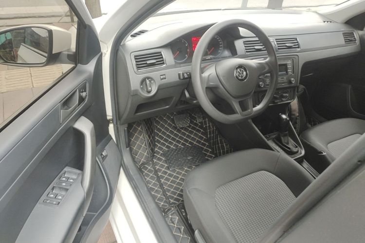 Volkswagen Santana 2019 car image #16