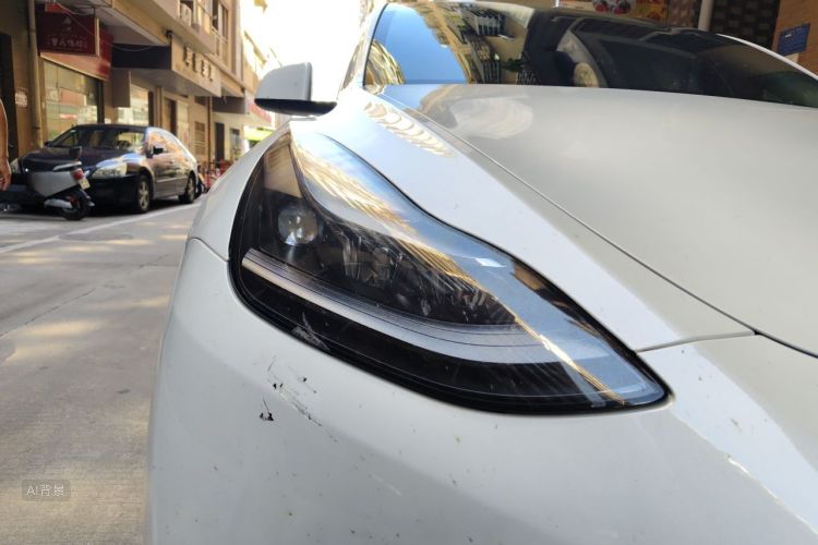 Tesla Model Y 2023 car image #8