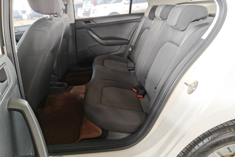 Volkswagen Santana 2016 car image #17