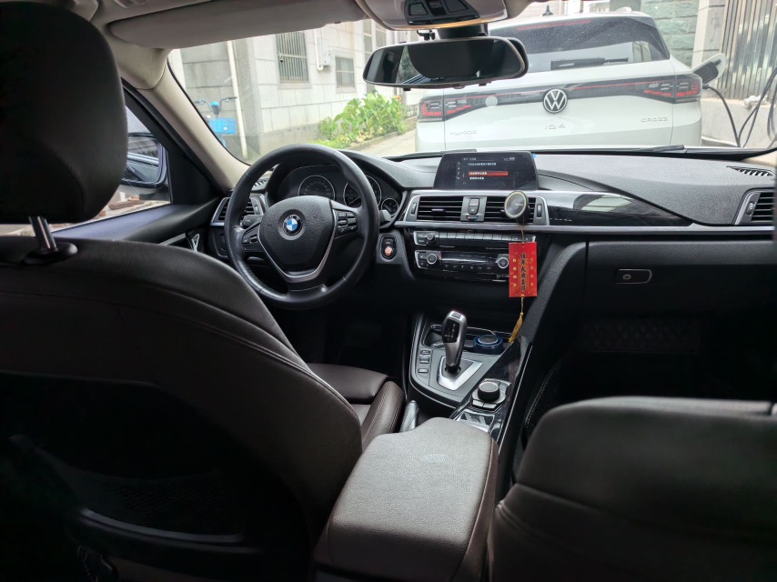 BMW 3 Series 2018 car image #2