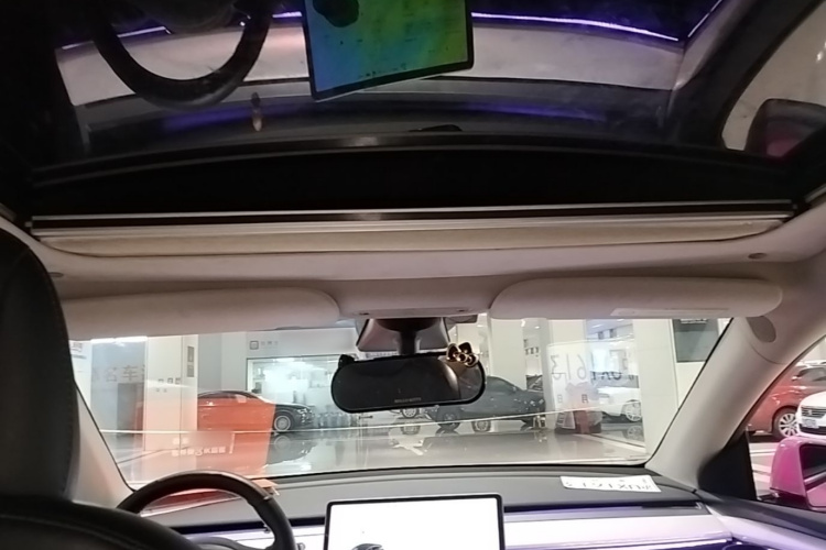 Tesla Model Y 2021 #18 Tesla Model Y 2021 car image #18