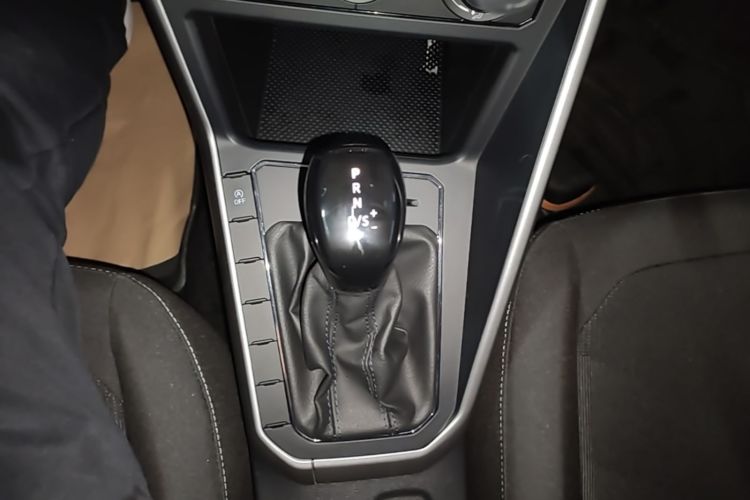 Volkswagen Polo 2021 صورة سيارة #18