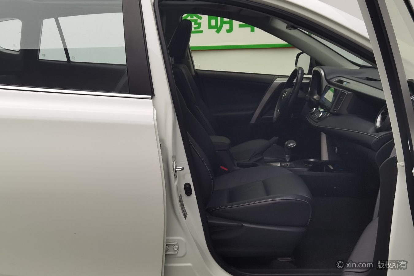 Toyota RAV4 2018 #24 Toyota RAV4 2018 car image #24