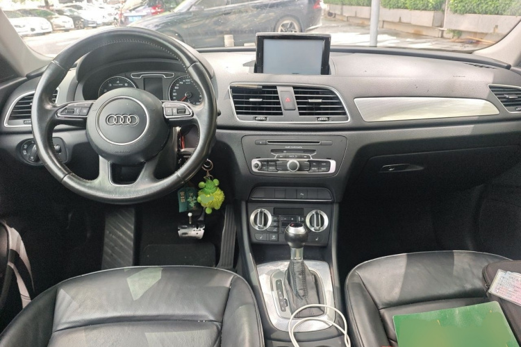 Audi Q3 2015 #12 Audi Q3 2015 car image #12