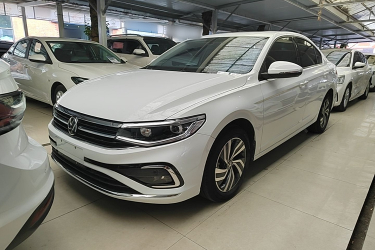 Volkswagen Bora 2022 immagine di auto #2