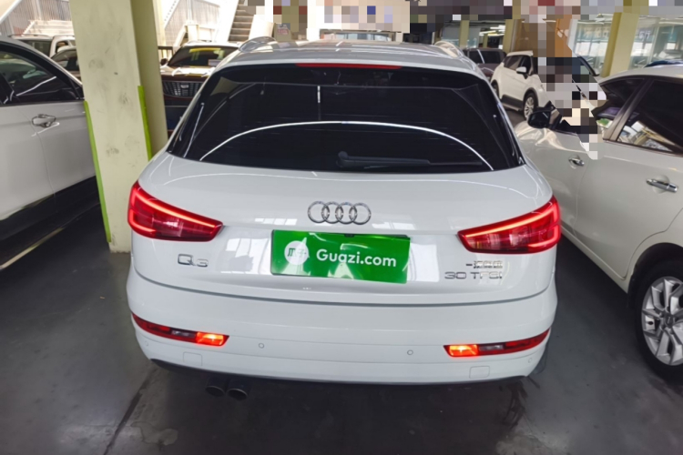 Audi Q3 2018 car image #6