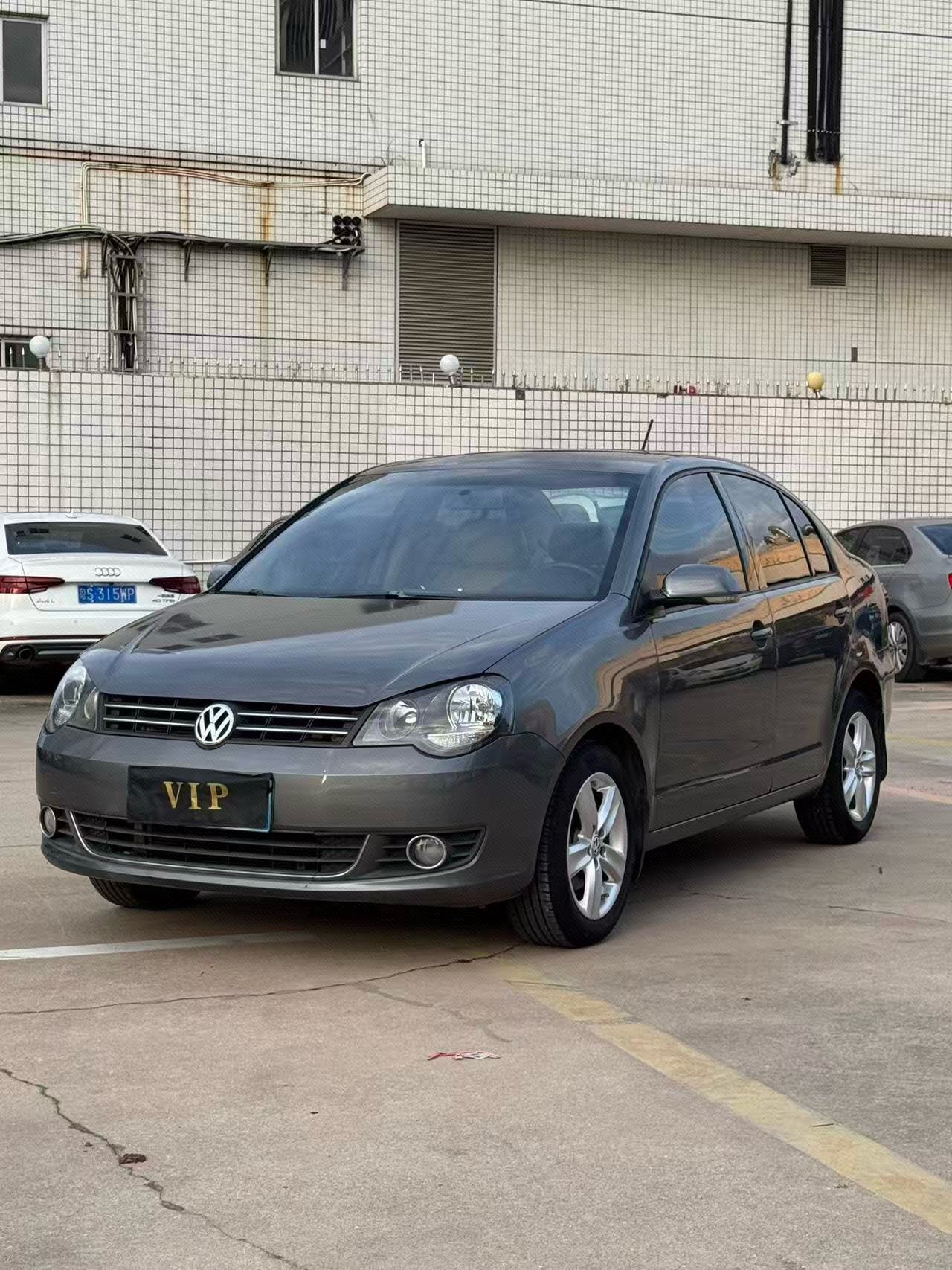 Volkswagen Polo 2012 Volkswagen Polo 2012 car image