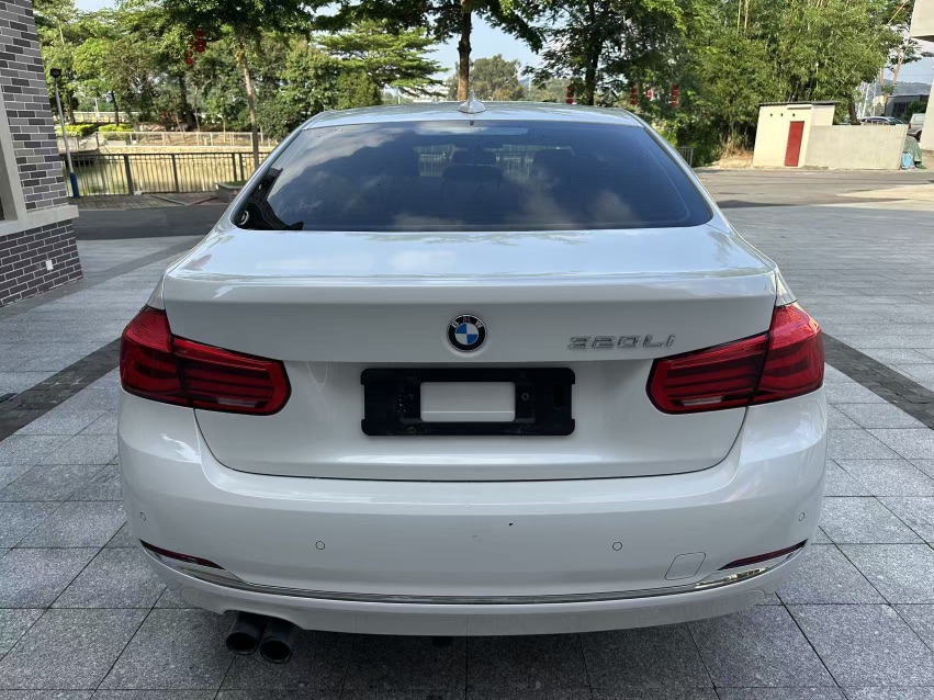 BMW 3 Series 2017 car image #8