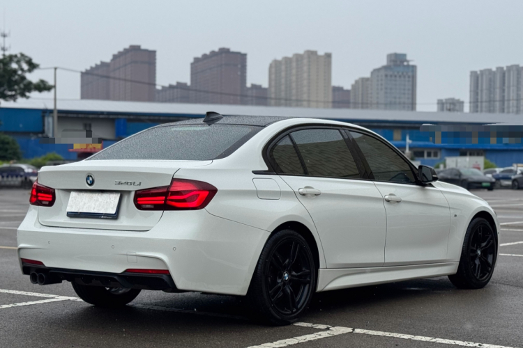 BMW 3 Series 2019 #5 BMW 3 Series 2019 car image #5