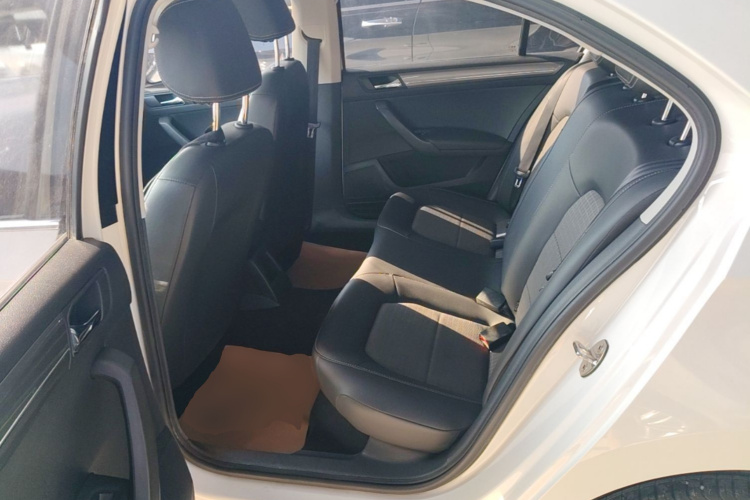 Volkswagen Santana 2017 #17 Volkswagen Santana 2017 car image #17
