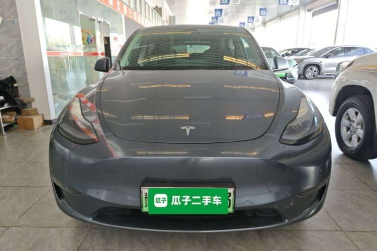 Tesla Model Y 2023 #3 Tesla Model Y 2023 car image #3
