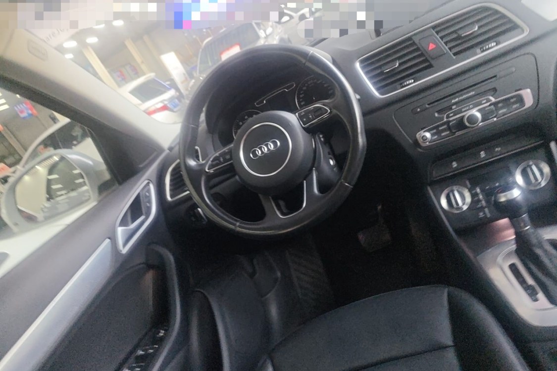 Audi Q3 2016 immagine di auto #22