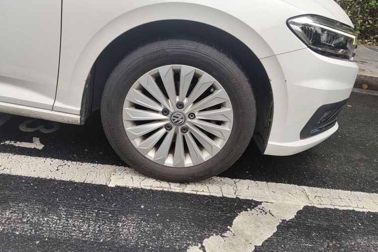 Volkswagen Lavida 2019 car image #9