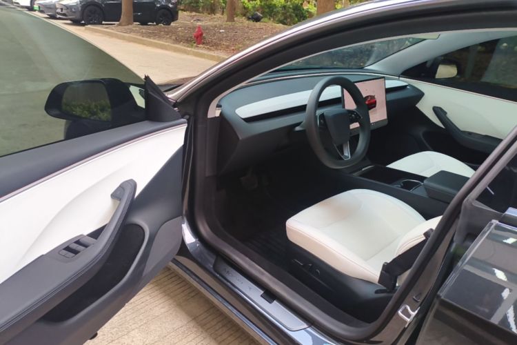 Tesla Model 3 2024 #16 Tesla Model 3 2024 car image #16