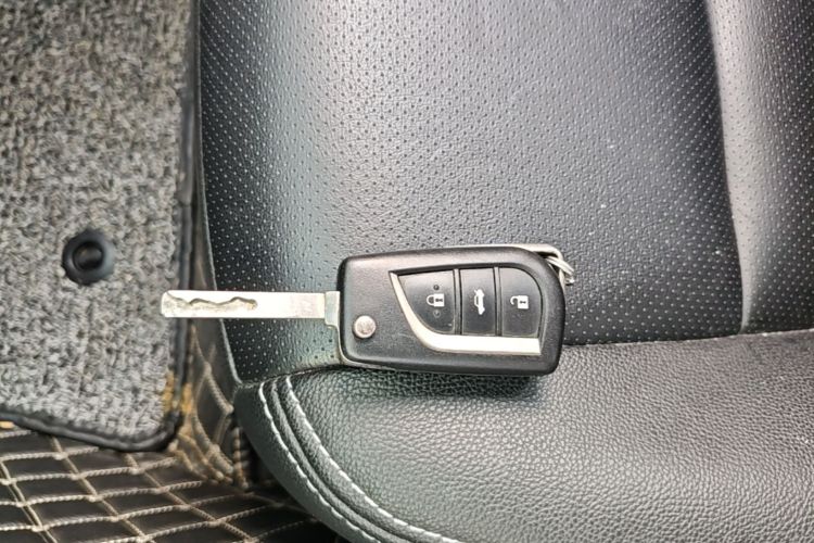 Toyota Corolla 2017 #9 Toyota Corolla 2017 car image #9