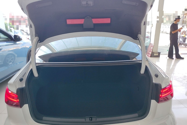 Audi A3 2017 car image #19
