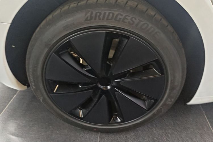 Tesla Model 3 2026 car image #10
