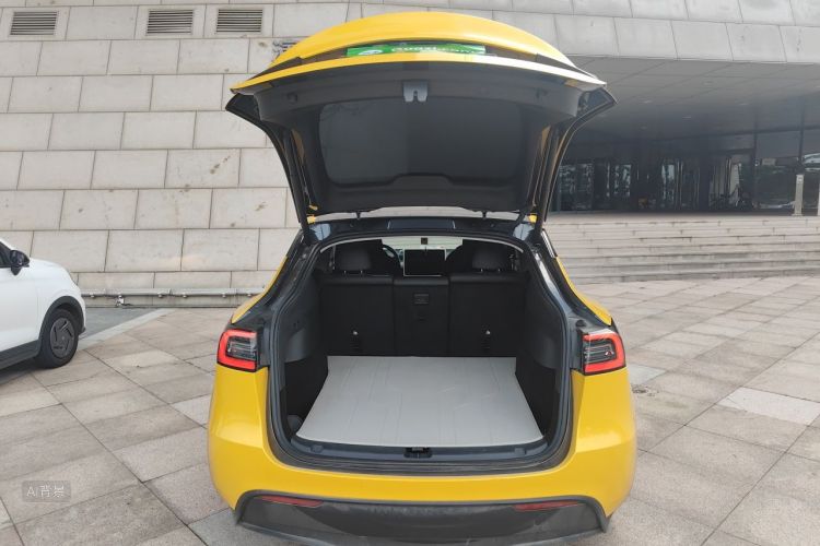 Tesla Model Y 2024 #21 Tesla Model Y 2024 car image #21