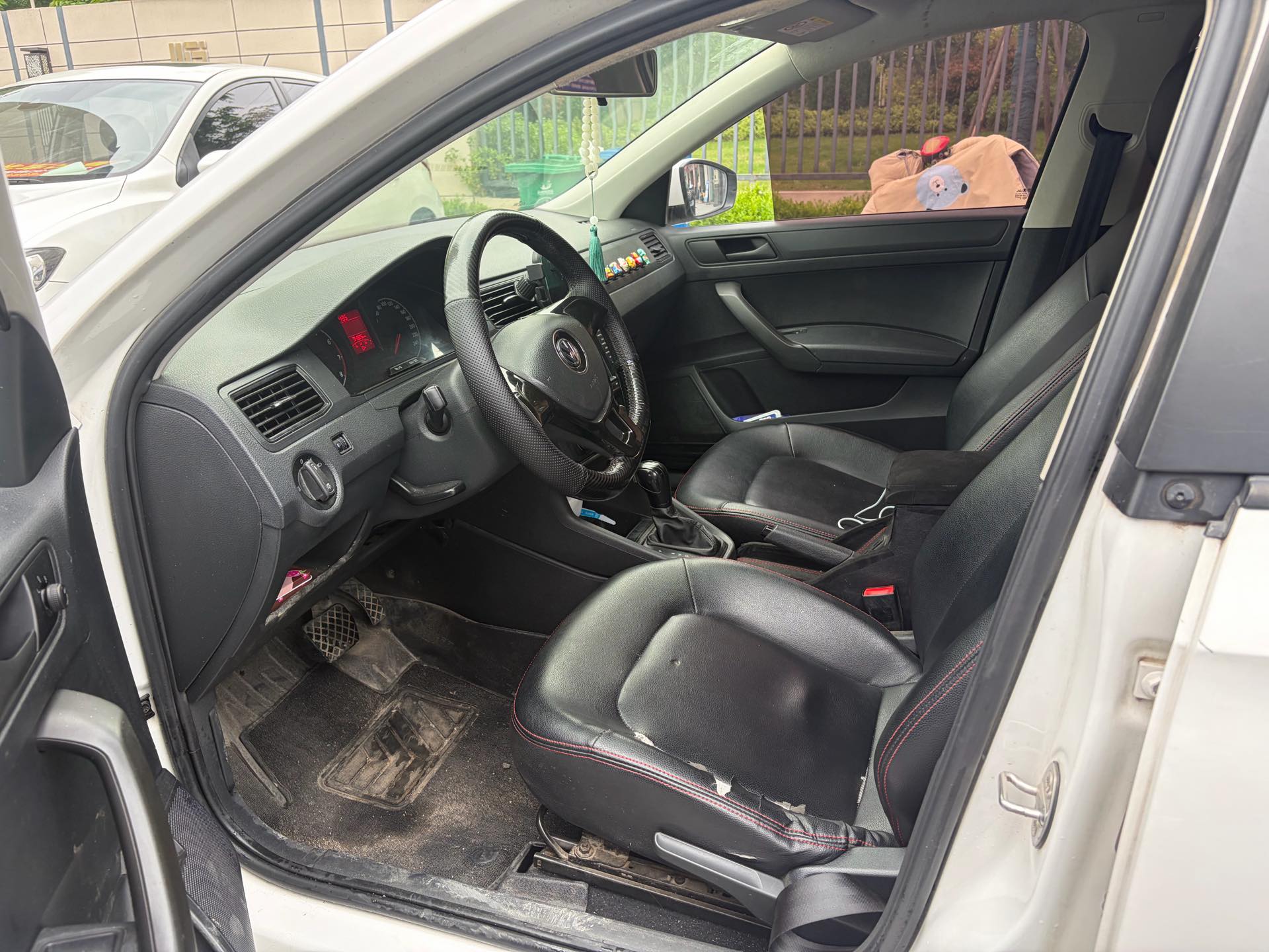 Volkswagen Santana 2019 car image #3