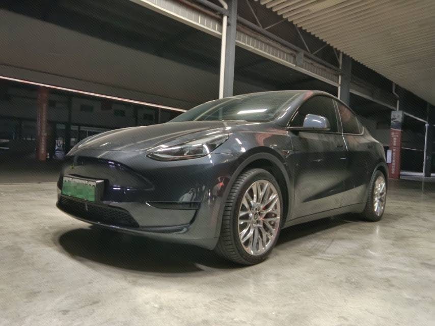 Tesla Model Y 2025 car image 