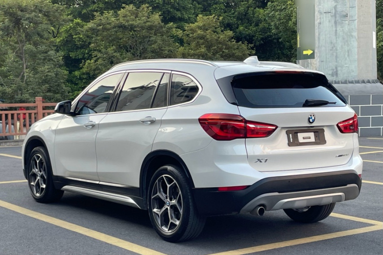 BMW X1 2019 #8 BMW X1 2019 car image #8